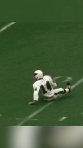 147K views · 871 reactions | The WILDEST throws ever completed in an NFL game 勞 #chiefs #nfl #giants #49ers | How Bout Those Chiefs | Facebook