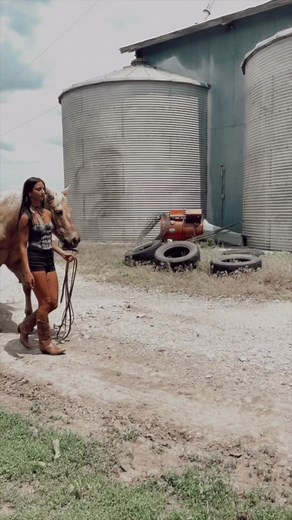 Stylish Whirlaway Boots for Western Fashion Enthusiasts