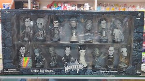 2000 Sideshow Toys Universal Studios Universal Monsters Little Big Heads Silver Screen Edition! #thetoystimeforgot #getyourtoysback #universalstudios #universalmonsters #sideshowtoys #sideshowcollectables | The Toys Time Forgot