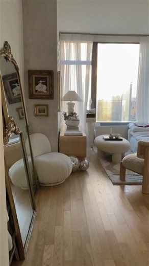 A little interior design tip for decorating a ✨studio apartment ✨