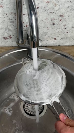 How to clean a kitchen strainer | Magic Hands Creations