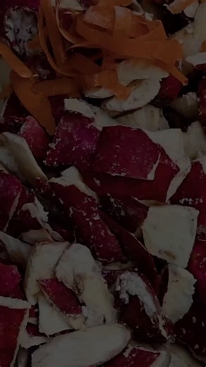 A mágica acontece aqui. O EcoParque do Caju contribui para uma cidade mais sustentável: com menos desperdício de comida, produção de adubo e energia limpa. Vem entender como. | Prefeitura do Rio de Janeiro