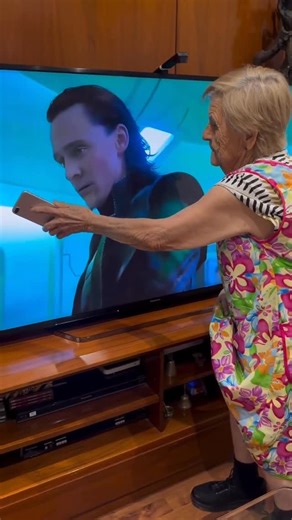 Christian y Rosa on Instagram: "Se ha quedado a cuadros 😂😂😂 #humor"