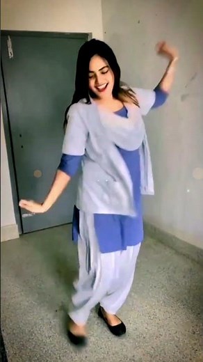 Very Amazing Dance 💃🔥 College Girl Dancing to Impress Her BF 😍🎵 #CollegeVibes #DanceMood #Crush