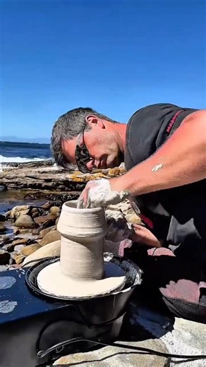 Have you ever seen this? #pottery #creativeclayideas #wheelthrowing