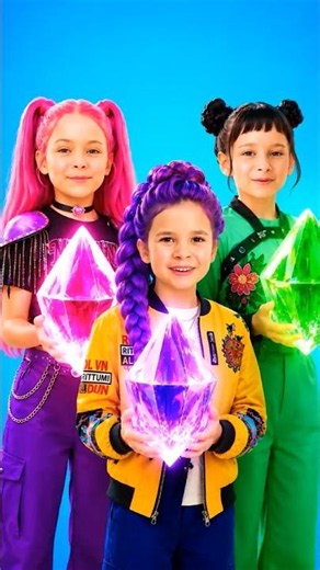 KPOP Demon hunters collect a huge crystal on the playground! #short #kpopdemonhunters #kids