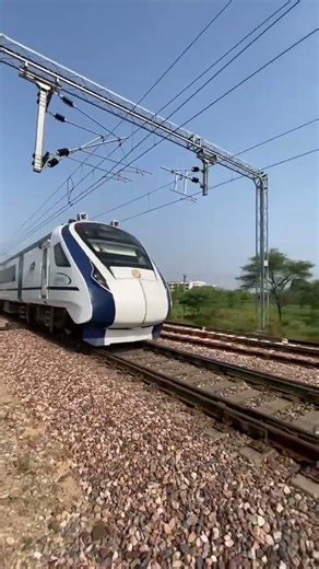 😇😍26471 Bikaner - Delhi cantt Vande Bharat Express #short #newvandebharatexpress #indianrails @ak