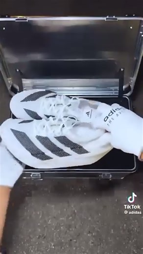 [คลิป] AdiZero Race Pack - Nardo Ring 100 km ‼️ adidas เล่นใหญ่มาก สำหรับ race pack ที่ให้นักกีฬาใส่วิ่ง CHASING 100 – Sub 6 Project • Adizero Evo Prime X — รองเท้าที่ถูกสร้างขึ้นมาใหม่ สำหรับ ultra 100K โดยเฉพาะ • Climacool 3D Singlet & TechFit Shorts — apparel ที่ออกแบบมาเพื่อควบคุม core temperature #outrunTH #adidas #adidasRunning #Chasing100 #EvoPrimeX | OUT RUN
