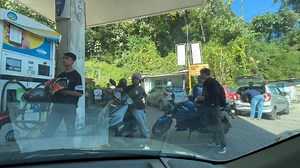1.3K views · 16 reactions | 18/10/2025 Shortage of petrol and Diesel at Soreng petrol pump due to road blockage on NH-10 . | Rohid thulung | Facebook