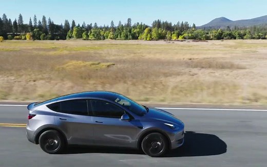 特斯拉为 Model Y 推出两款新配色：快银、午夜绯红
