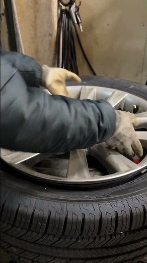 [Mechanic's Guide] This is dangerous if you don't do it! An easy way to spot a tire air leak 🔧