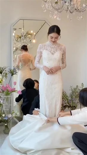 プレ花嫁のためのウェディング情報 ｜Weddingday | 【 変身ドレス 】 変身しちゃう2wayドレスが素敵すぎる🤎🤍 ぜひ、最後までご覧下さい😍 🕊𝕋𝕙𝕒𝕟𝕜 𝕪𝕠𝕦💭 ＝＝＝＝＝＝＝＝＝＝＝＝＝＝＝＝＝＝＝＝＝＝＝＝ 🌷Weddingdayとは？🌷 Weddingdayは、利用者No.1の無料で使える... | Instagram