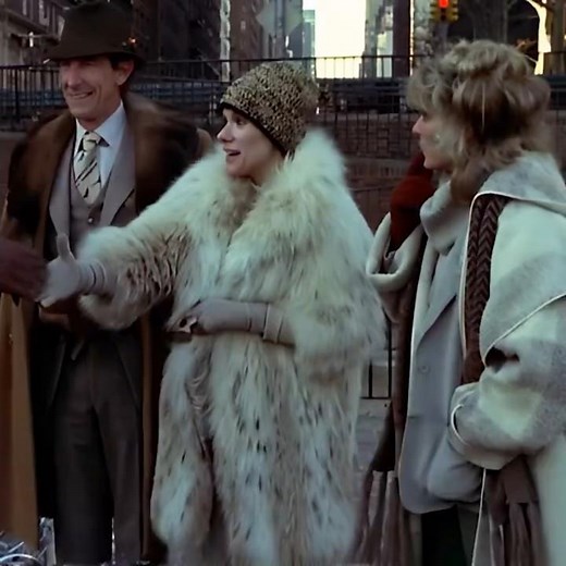 Somebody Killed Her Husband - (1978) - Fur Fashion Edit - FurGlamor.com #lynxfur #furcoat #furglamor