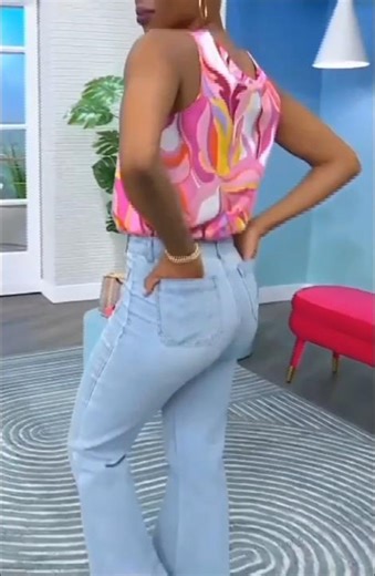HSN model Shaylene models jeans 0