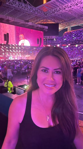 Betty Nguyen on Instagram: "Showing my southern roots… @morganwallen"