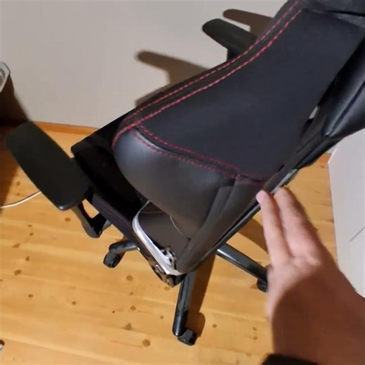 How ( Not ) to assemble/repair gaming chair.