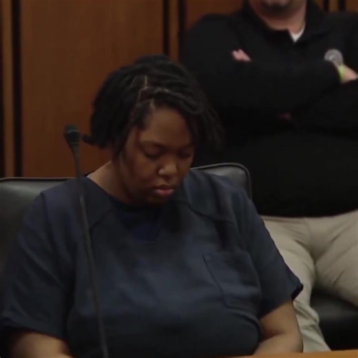 🚨 JUST IN: Cleveland woman Bionca Ellis sentenced to life in prison without parole for murdering 3-year-old Julian Wood in a parking lot in 2024. Julian and his mother were both stabbed in the June 3, 2024, attack. Julian sadly didn't survive. Ellis's attorneys tried claiming that her schizophrenia was so bad that she didn't know her actions were wrong. "That woman murdering my son replays in my head every single day," the boy's mother, Margot Wood, said. "It is my living nightmare. The last th