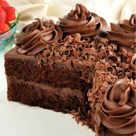 Rich, fudgy, and gluten-free—this chocolate cake is a must-try!