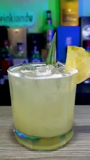 MATADOR Cocktail Step by Step 🍋🍍🥃 | Easy recipe with tequila and pineapple juice #shorts #matador...