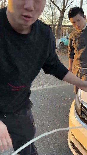 How to Properly Use a Tow Rope for Car Towing