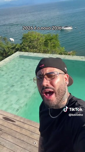 Feliz 2016: Celebração com MC Kevinho e MC Davi