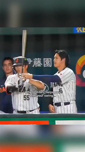 Shohei Ohtani FIXES his teammate’s swing 😂 #mlb #baseball #dodgers #shoheiohtani #japan