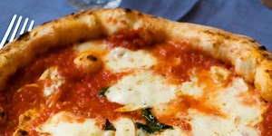 How to eat pizza correctly