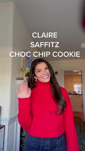 Claire Saffitz’s chocolate chip cookie. I really had high expectations but i must say, the rankings still stand. After almost 2000 cookies, there is still one winner. Link in my bioooooo for the recipe and ranking sheet. #clairesaffitz #clairesaffitzdessertperson #chocolatechipcookies #chocolate #lilypcrumbs
