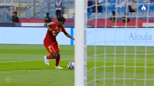 بميزانية تعادل 15٪ من ميزانية القادسية، كاد #الشباب أن يخطف النقاط الثلاث وبـ 10 لاعبين!وبثنائية عزايزة الذي تعاقد معه الشباب في الشتوية بمبلغ لا يتجاوز (450 ألف دولار)مبروك للقادسية التعادل!وهاردلك للكبير وجماهير شيخ الأندية 🤍