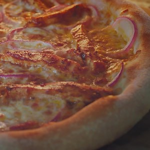 From Carne Asada to BBQ chicken to fire-roasted poblanos to julienned carrots, we'll never stop reinventing delicious. 🔥🍕 | California Pizza Kitchen