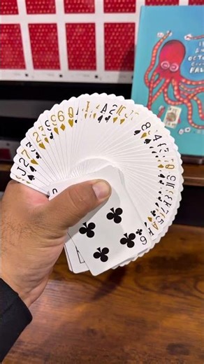 Day 14 of 365 different back designs #cards #cardistry #playingcards