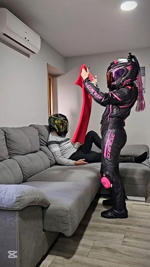 547K views · 10K reactions | Creo que hemos tenido un giro en los acontecimientos 藍 #kawazteam #cabromotor #z650kawasaki #motoreels #motera #motero #biker #rider #motor #motorcycle #humorbiker #humor #humorviral #humormotero #bikercouple #rider | Fran M. | Facebook