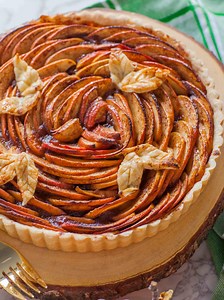 Easy Apple Tart with Apple Butter (video)