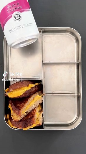 Let’s pack my daughters lunch 🍱 . . . . . #lunch #lunchbox #bento #bentobox #foodie