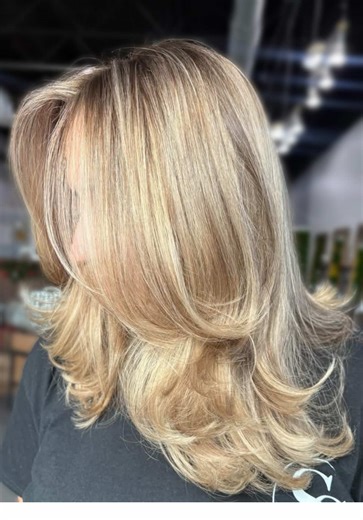 Blonde season done right 🤍 Soft highlights, shiny finish, zero damage energy 📍 City Tribe Salon #CityTribeSalon #highlights #salonnearme #hair #blonde