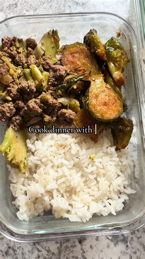 Cooked dinner for us to be still full from lunch 🙃❤️😂 so we meal prep it instead lol #fypシ #cookwithme #houston #cookingtiktok #healthyrecipes