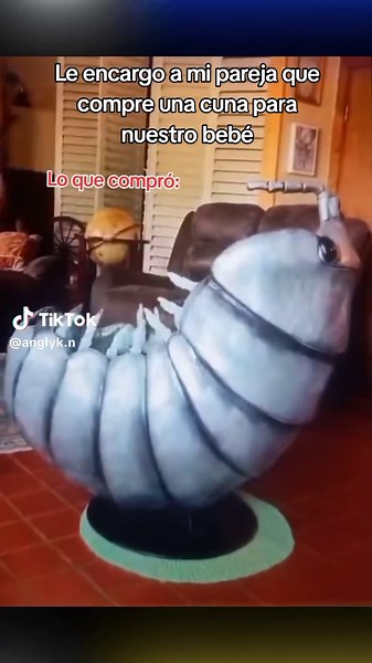Cuando le dices a tu pareja que compre una cuna | Buying Stuff For My Baby