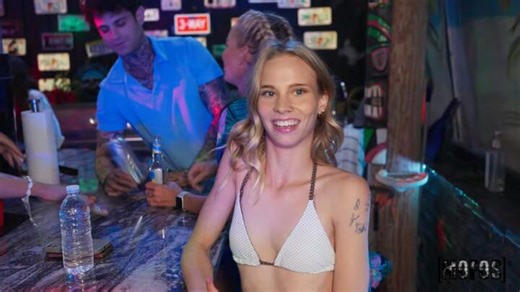 He's Got Rizz - Ruby Divine, Erica Candfield and Lucas Frost - Bikini Bar Fun