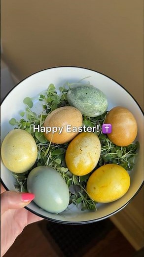 how to make naturally dyed Easter eggs! 🐣🌸
