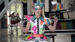 JoJo Siwa: "Keep being a kid"