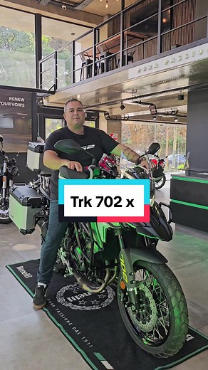 Benelli TRK 702 X: La Nueva Moto Todo Terreno de Benelli | ElPaís Videos