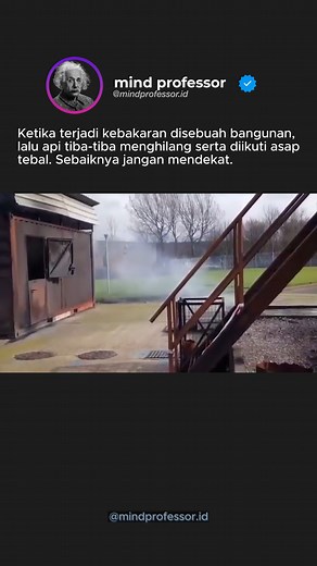 Mind of Professor on Instagram: "Backdraft explosion adalah ledakan yang terjadi secara tiba-tiba akibat pembakaran gas yang cepat di ruangan tertutup. Ledakan ini biasanya terjadi pada kebakaran yang kekurangan oksigen. Ketika api di ruangan tertutup kehabisan oksigen, asap dan gas yang mudah terbakar menumpuk di dalam ruangan dengan suhu tinggi. Tiba-tiba, udara segar masuk ke dalam ruangan melalui celah pintu, jendela, atau lubang ventilasi. Udara segar ini menyediakan oksigen yang dibutuhkan