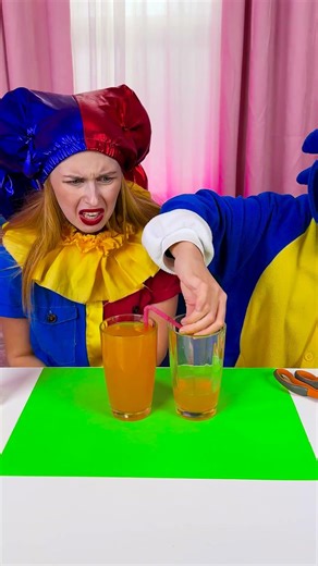 SIP & SHARE: THE ULTIMATE DRINK HACK FOR FRIENDS! 🥤✨ #Shorts