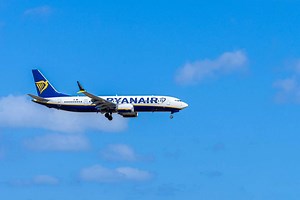 Ryanair fuel leak forces emergency London diversion