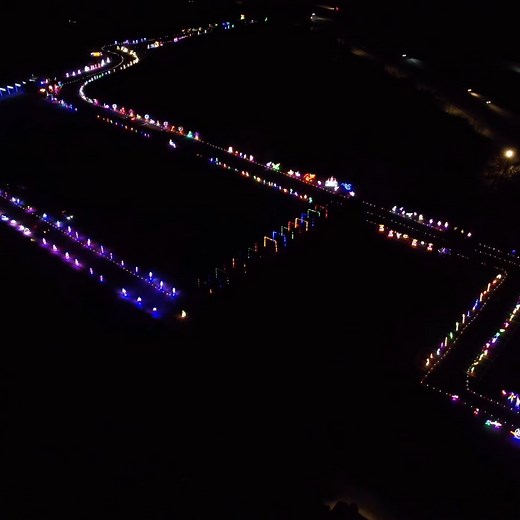 Our Black Friday Sale is now live and you don't even need to wait in line at 6am! Save $3 on ALL tickets thru Friday when you purchase your tickets online! We're open Thanksgiving so get in the car and end the perfect dinner with the perfect light show! 🍗 Tickets available at www.HolidayLightShow.com . | Holiday Light Show
