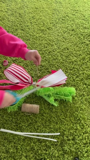 33K views · 706 reactions | This is a bow tutorial on how I make the...