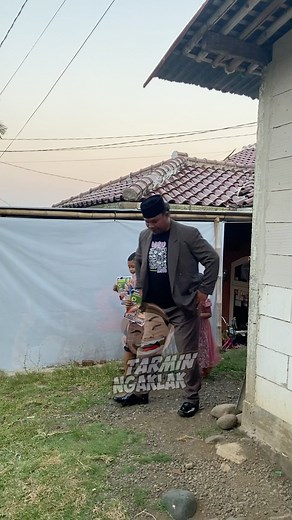 Coblos saya dari partai RUAG SEJAHTERA, sing gambare kadal | Tarmizi Balungwesi