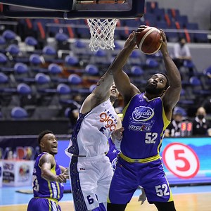 Age is just a number para kay Mike Harris dahil 41 points and 18 rebounds ang binuhos ng 2018 Best Import para sa Magnolia! Not bad for the current oldest import, right? #PBATayoAngBida #PBATuloyAngLaban #PBAonOneSports | One Sports