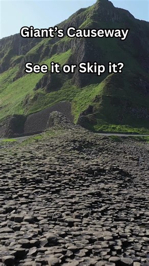 A Visitors Guide to the Giant’s Causeway - https://lovetovisitireland.com/a-visitors-guide-to-the-giants-causeway/ | Love Ireland