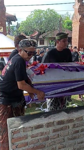 upacara pitra yadnya ( ngaben)